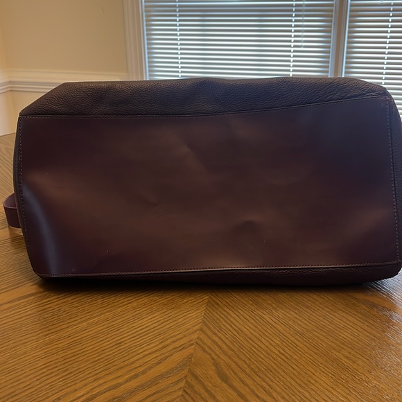 Kate Spade travel bag ,Plum color , great used condition - Picture 3 of 7